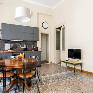 Apartment Flat-2 Min Walk The Cathedral!, Livorno
