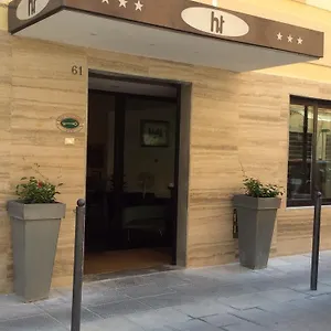 Touring Hotel